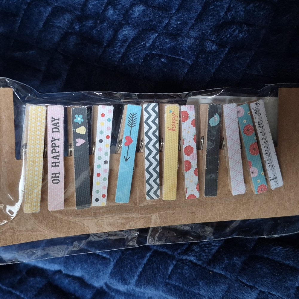Mini Wood Clothespins Set Of 12, Brand New - Picture 7 of 7